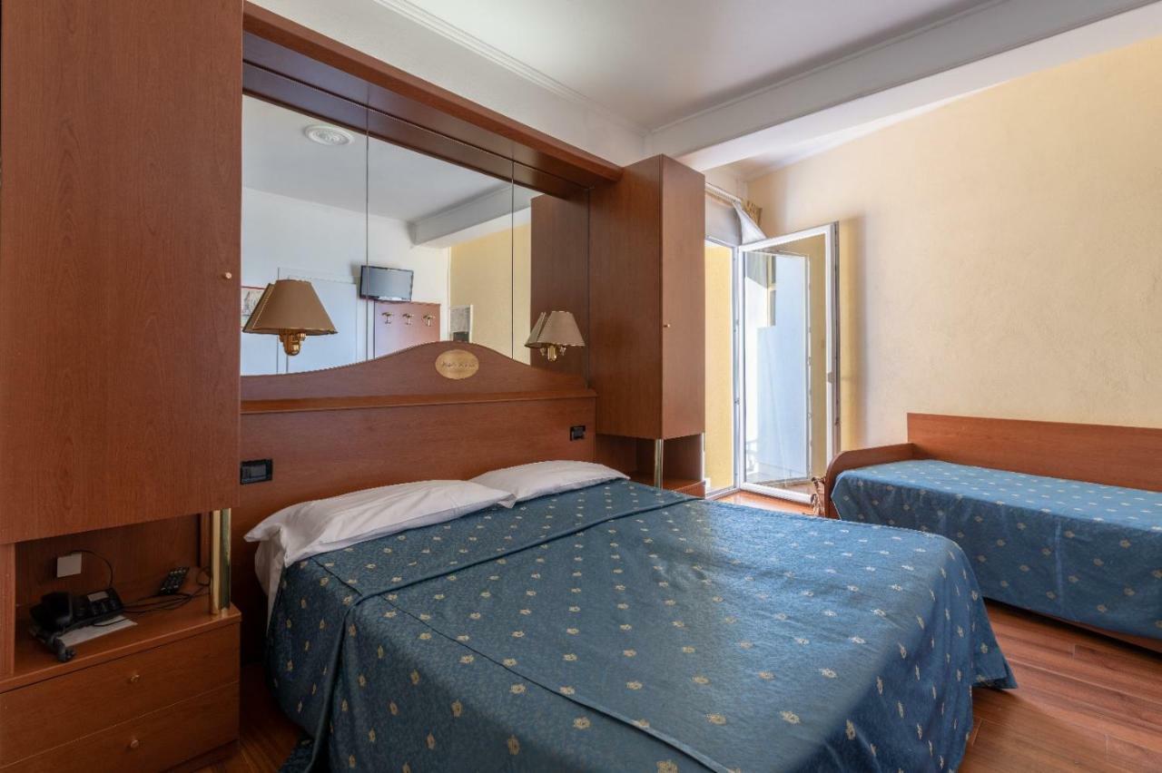 Hotel Mondial Лидо ди Йезоло Екстериор снимка
