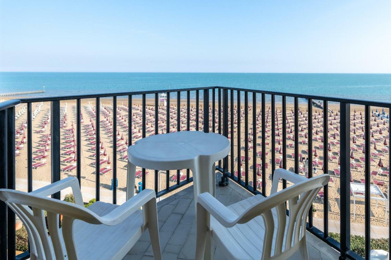 Hotel Mondial Лидо ди Йезоло Екстериор снимка