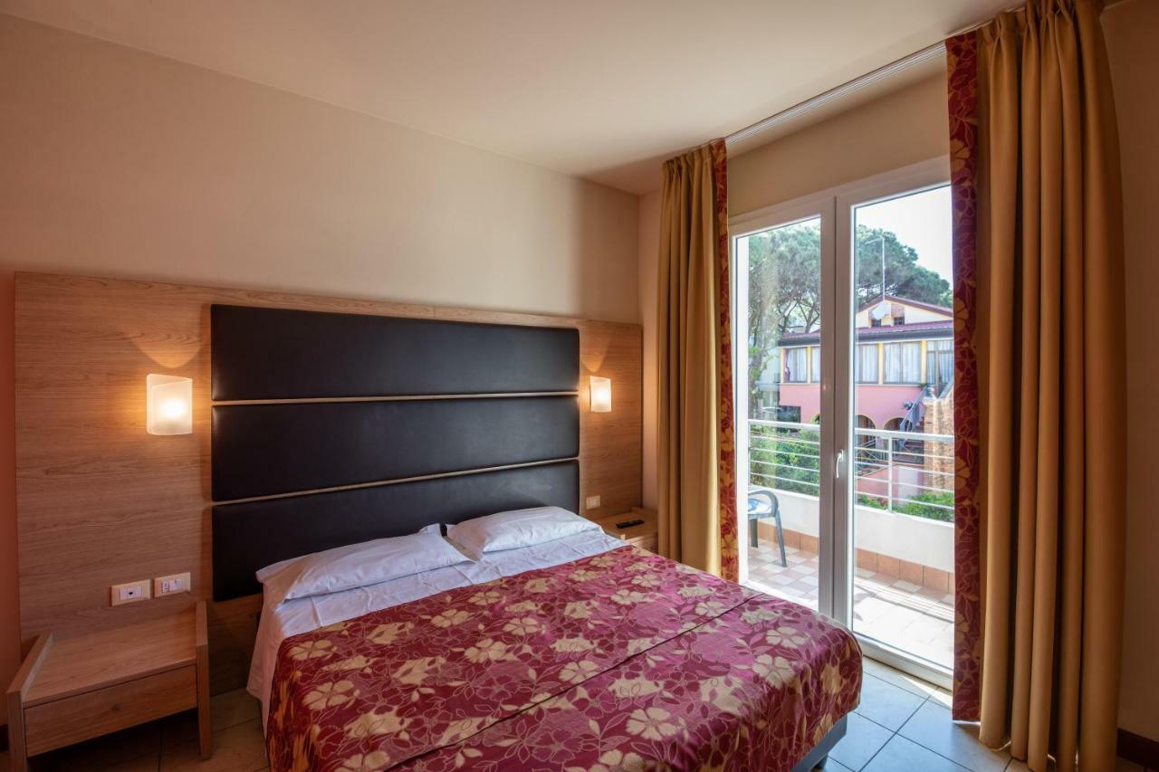 Hotel Mondial Лидо ди Йезоло Екстериор снимка